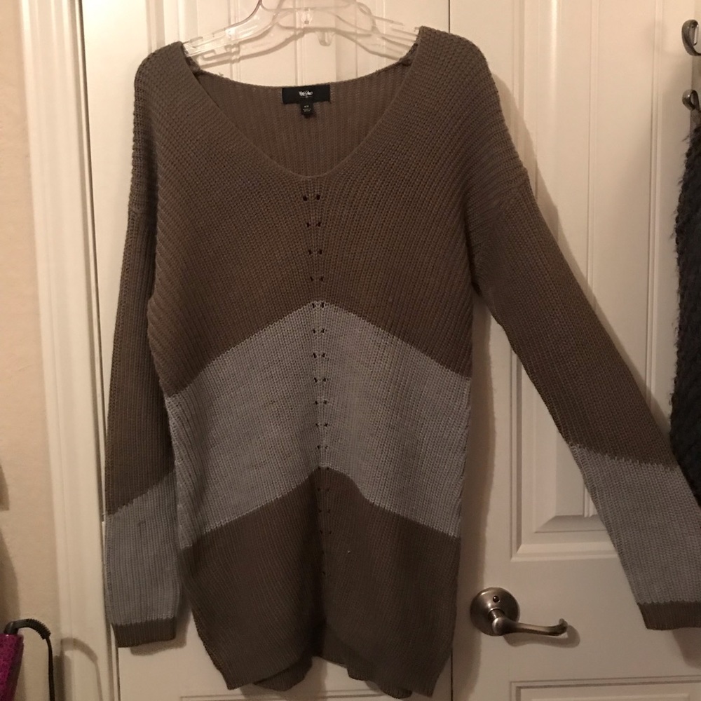 Sweater - Picture 2 of 3